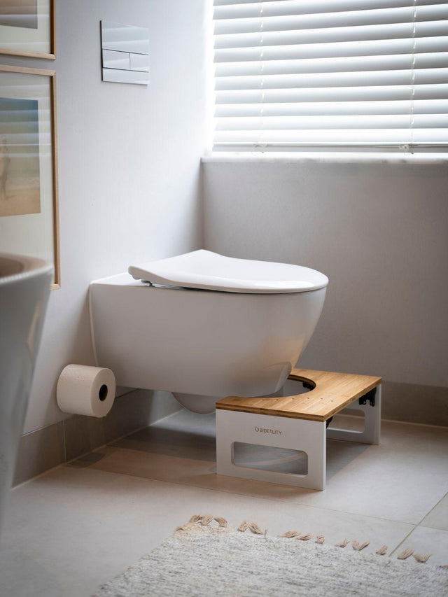 Bambus-Toilettenhocker – platzsparend, stilvoll & fördert eine gesunde Darmtätigkeit | Bidetlity