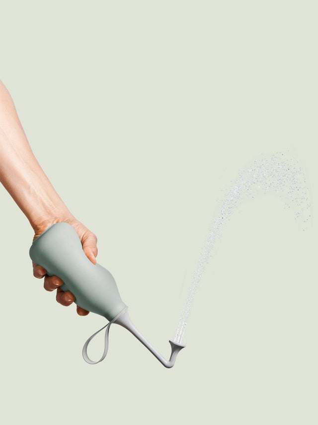 Po-Dusche in Gentle Grey – hygienische & nachhaltige Reinigung für empfindliche Haut | Bidetlity