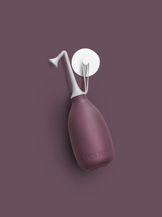 Intimdusche in Royal Ruby – gesünder & hygienischer als Feuchttücher, ideal für empfindliche Haut | Bidetlity