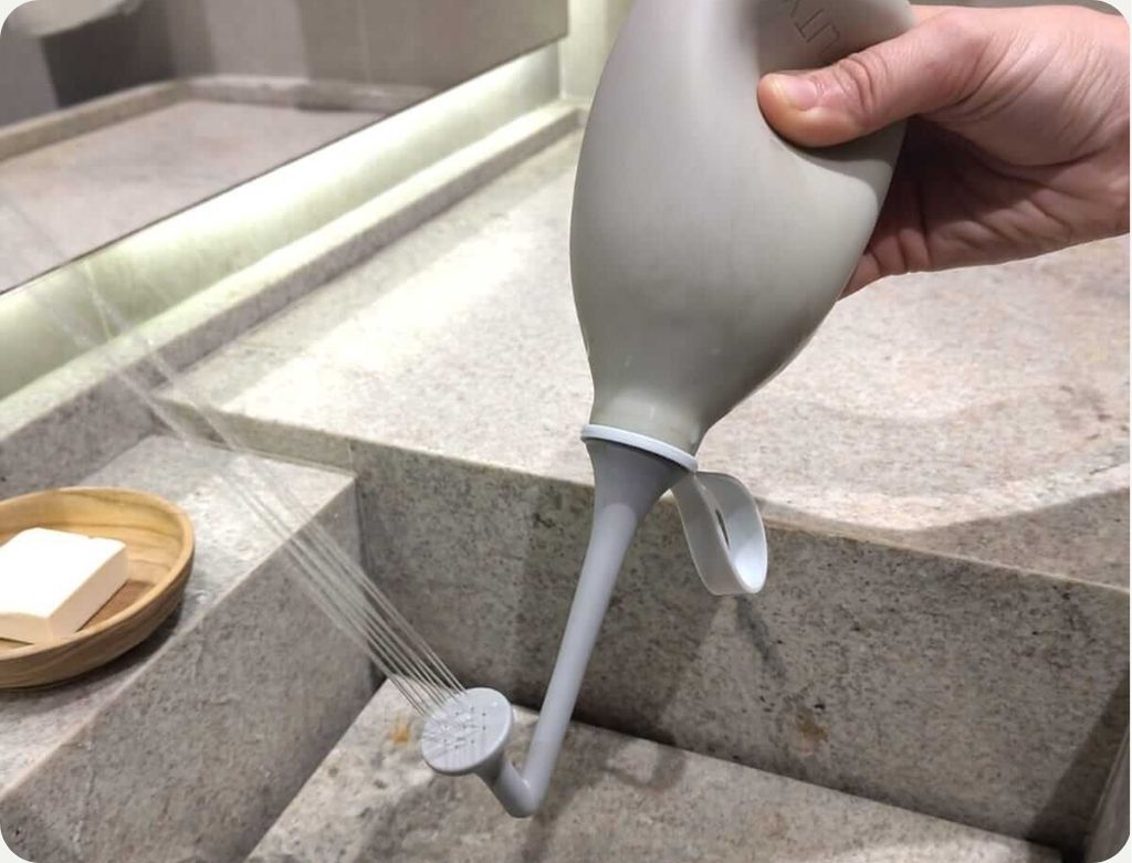 Ein vierwöchiger Selbsttest: Mein Abenteuer mit der mobilen Intimdusche von Bidetlity
