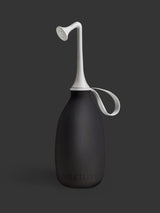 Po-Dusche in Bold Black – mobiles Bidet von Bidetlity