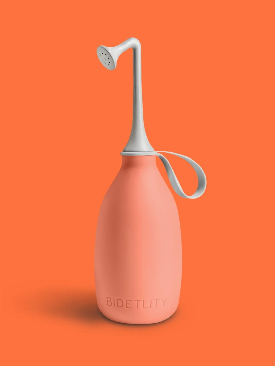 Po-Dusche in Precious Peach – mobiles Bidet von Bidetlity