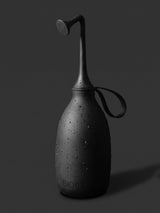 Bidetlity Po-Dusche in All Black mit Wassertropfen